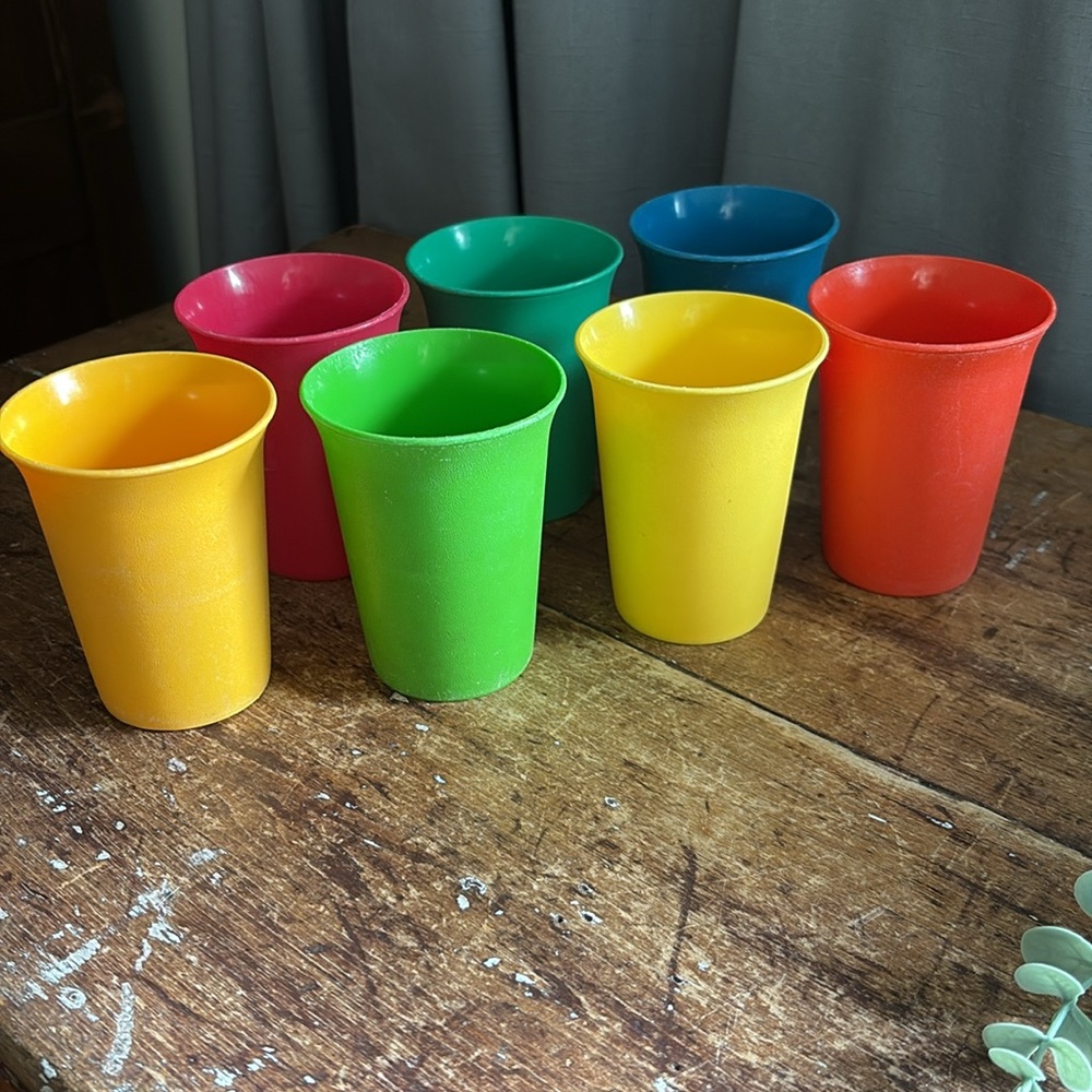 Vintage Tupperware #109 Authentic Kids Plastic Tumblers ~Set of 7 Colourful Cups - Picture 3 of 13
